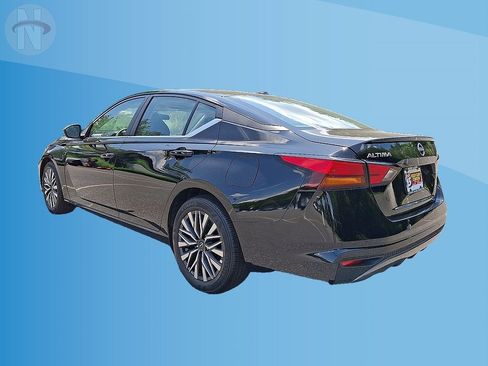 Used 2026 Nissan Altima 2.5 SV FWD image 11
