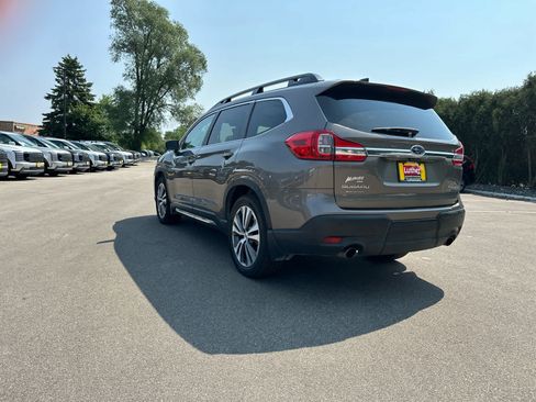 Used 2022 Subaru Ascent Limited w/ Technology Package AWD/4WD image 3