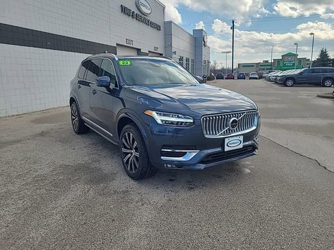 Used 2023 Volvo XC90 B6 Plus image 7