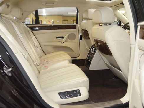 Used 2015 Bentley Flying Spur V8 image 32