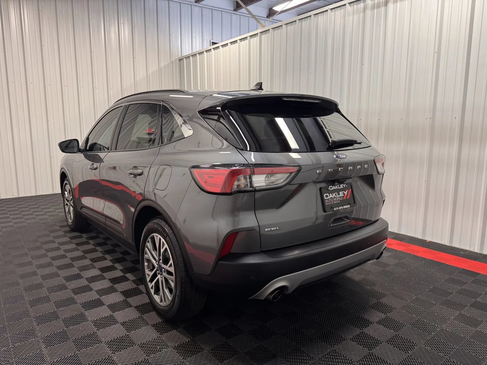 Used 2022 Ford Escape SEL FWD image 2