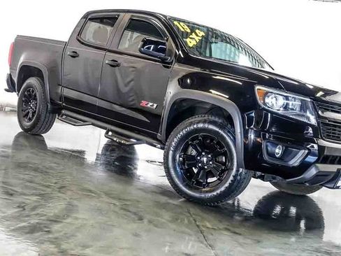Certified 2019 Chevrolet Colorado Z71 w/ Z71 Midnight Edition AWD/4WD image 5