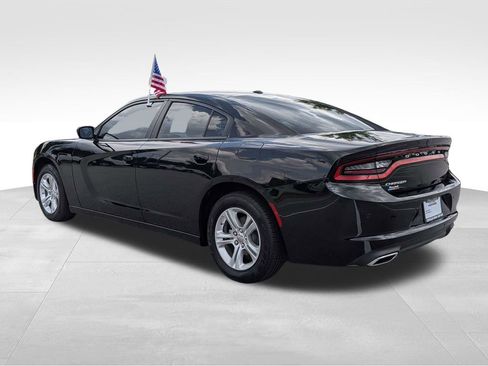 Used 2022 Dodge Charger SXT w/ Leather Interior Group RWD image 6