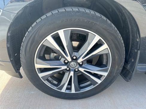 Used 2018 Nissan Pathfinder Platinum w/ Cargo Package FWD image 2