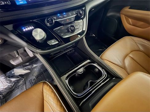 Used 2022 Chrysler Pacifica Pinnacle image 24