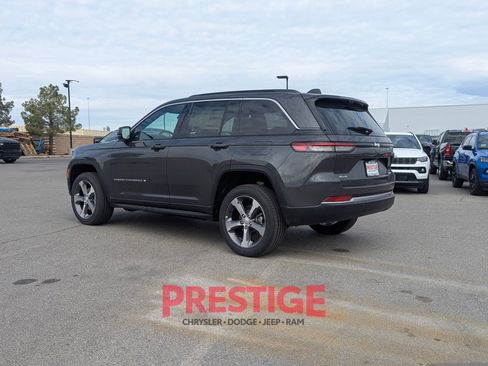 New 2026 Jeep Grand Cherokee Limited w/ Luxury Tech Group II AWD/4WD image 9