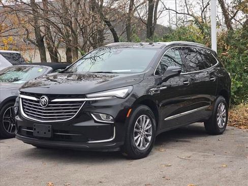 Used 2024 Buick Enclave Premium image 3