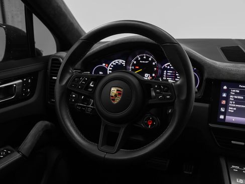 Certified 2023 Porsche Cayenne Turbo GT AWD/4WD image 34