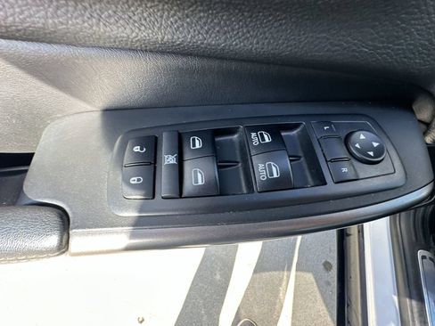 Used 2019 Jeep Cherokee Limited FWD image 22