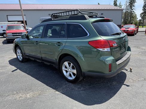 Used 2013 Subaru Outback 2.5i Limited w/ Moonroof Pkg AWD/4WD image 3