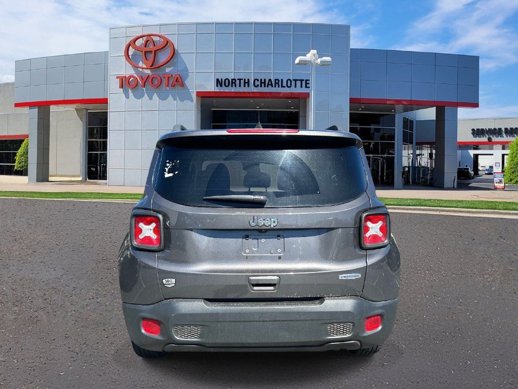 Used 2020 Jeep Renegade Latitude FWD image 7