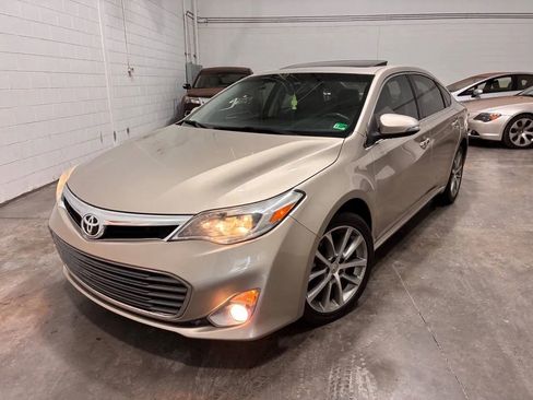 Used 2014 Toyota Avalon XLE Touring image 2