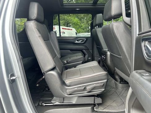 Used 2023 Chevrolet Suburban High Country AWD/4WD image 19