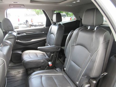 Used 2021 Buick Enclave Avenir w/ Avenir Technology Package AWD/4WD image 20