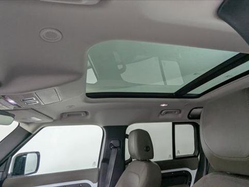 Used 2020 Land Rover Defender 110 S image 16