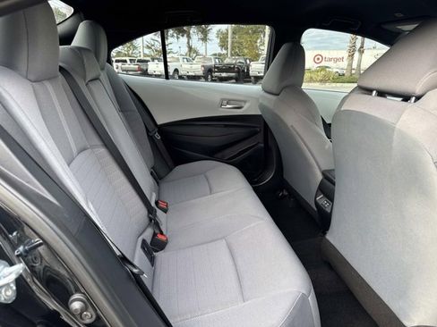 Certified 2025 Toyota Corolla SE image 19