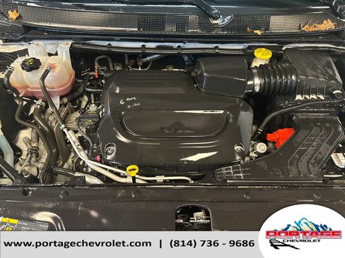 Used 2024 Chrysler Pacifica Touring-L FWD image 23