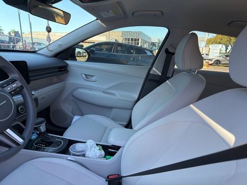 Used 2024 Hyundai Kona SE image 10