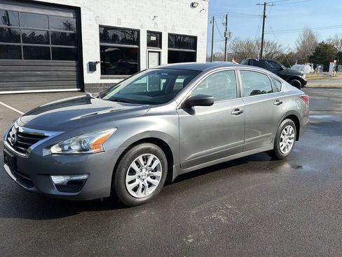 Used 2015 Nissan Altima 2.5 S w/ Power Driver Seat Package FWD image 3