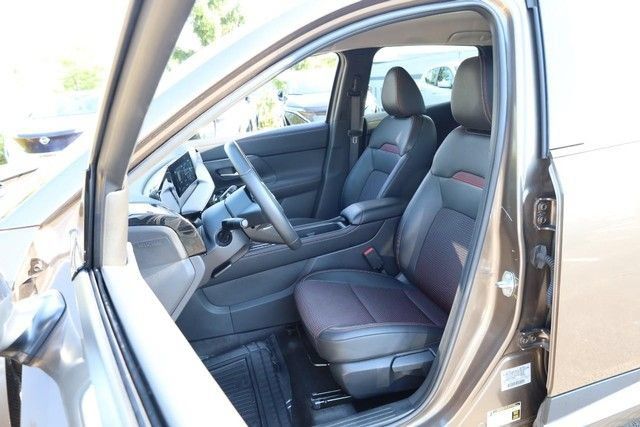Certified 2026 Nissan Kicks SR FWD image 8