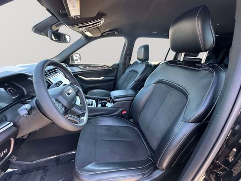 Used 2023 Jeep Grand Cherokee L Laredo AWD/4WD image 18