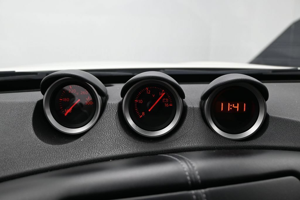 Used 2010 Nissan 370Z Touring RWD image 13