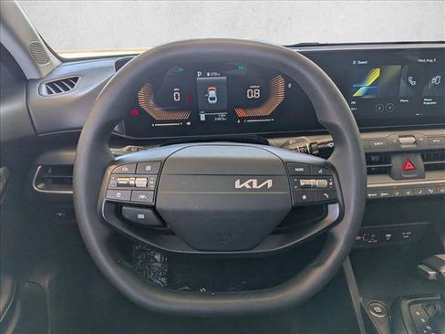 Used 2025 Kia K4 FWD image 13