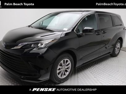 Certified 2025 Toyota Sienna LE