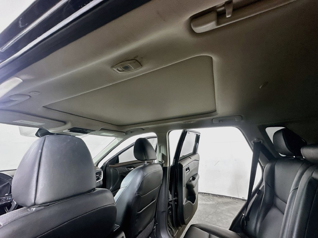 Used 2023 Nissan Rogue SV w/ SV Premium Package AWD/4WD image 15