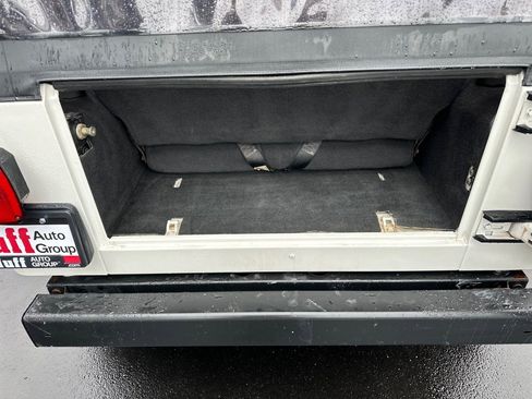 Used 2006 Jeep Wrangler X w/ Tire & Wheel Group (Ecco) image 32