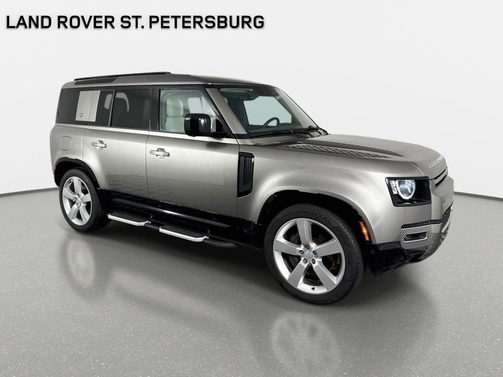 Used 2023 Land Rover Defender 110 S AWD/4WD image 4