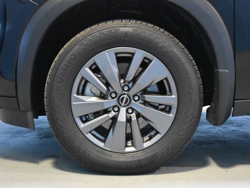 Certified 2025 Nissan Pathfinder SV image 23