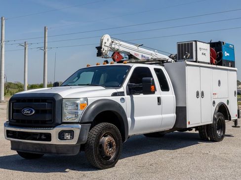 Used 2016 Ford F550 4x4 SuperCab Super Duty image 3