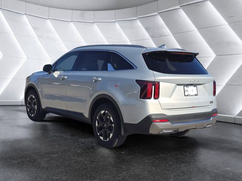 New 2026 Kia Sorento S image 4