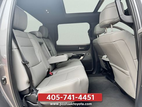 Used 2025 Toyota Tundra Limited AWD/4WD image 33