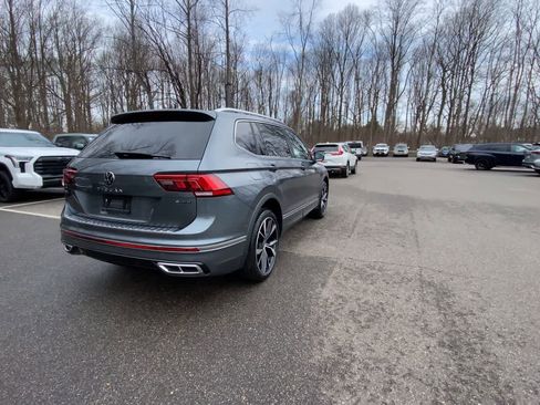 Used 2024 Volkswagen Tiguan SEL R-Line AWD/4WD image 10