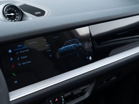 New 2026 Porsche Cayenne image 26