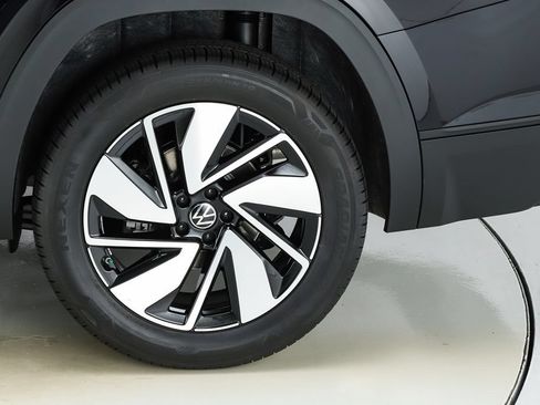 New 2026 Volkswagen Atlas SE FWD image 6