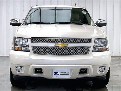 Used 2013 Chevrolet Suburban LTZ image 3