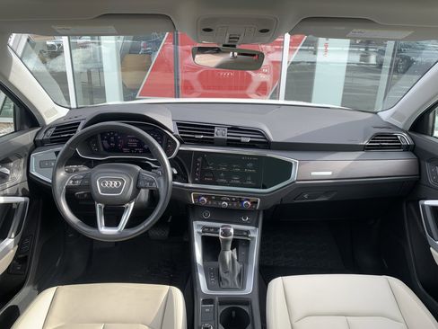 Used 2023 Audi Q3 2.0T Premium w/ Convenience Package image 11