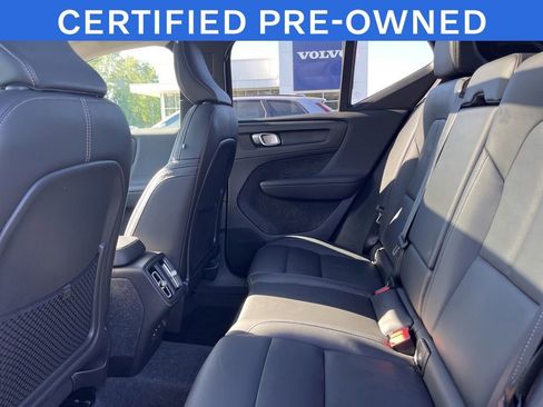 Certified 2025 Volvo XC40 B5 Plus AWD/4WD image 5