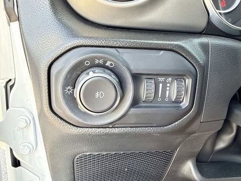 Used 2022 Jeep Wrangler Sport AWD/4WD image 30