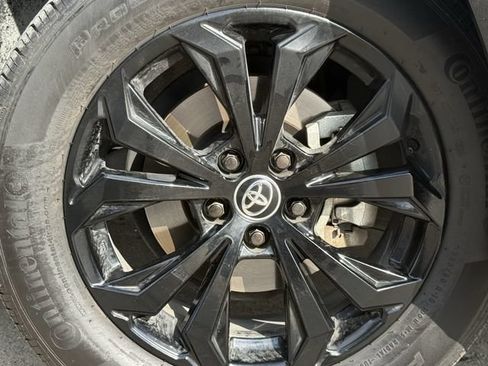 Used 2022 Toyota RAV4 SE AWD/4WD image 10