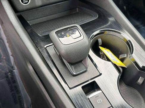 Used 2023 Nissan Rogue S image 29