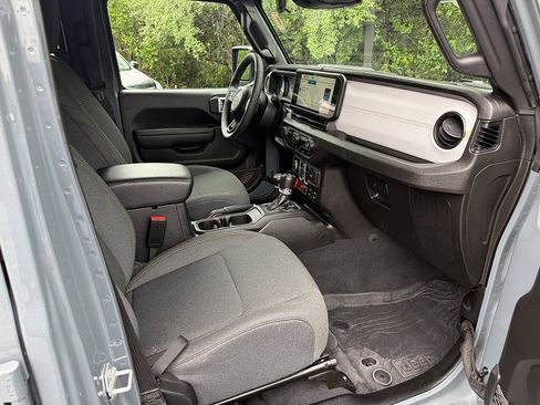 Used 2025 Jeep Wrangler Unlimited Sport S 4xe AWD/4WD image 13