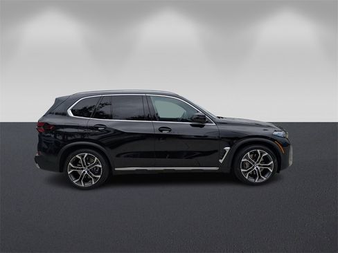 Certified 2025 BMW X5 xDrive50e w/ Parking Assistance Package image 4
