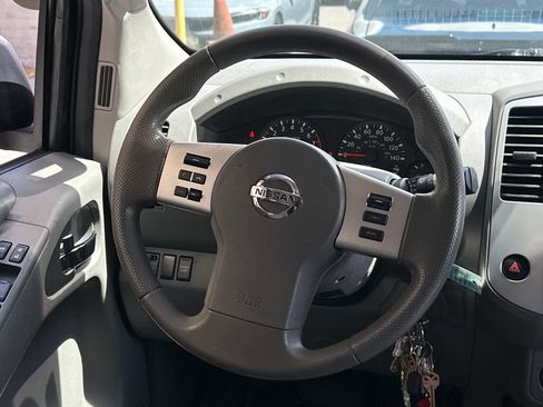 Used 2014 Nissan Frontier SV w/ SV Value Truck Package RWD image 18