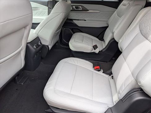 New 2026 Ford Explorer Platinum w/ LUX Leather Package image 14