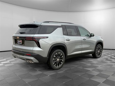 New 2026 Chevrolet Traverse LT w/ Sun and Wheel Package image 3