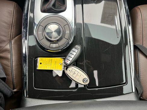 Used 2018 Nissan Armada Platinum w/ Interior Lighting Package image 39